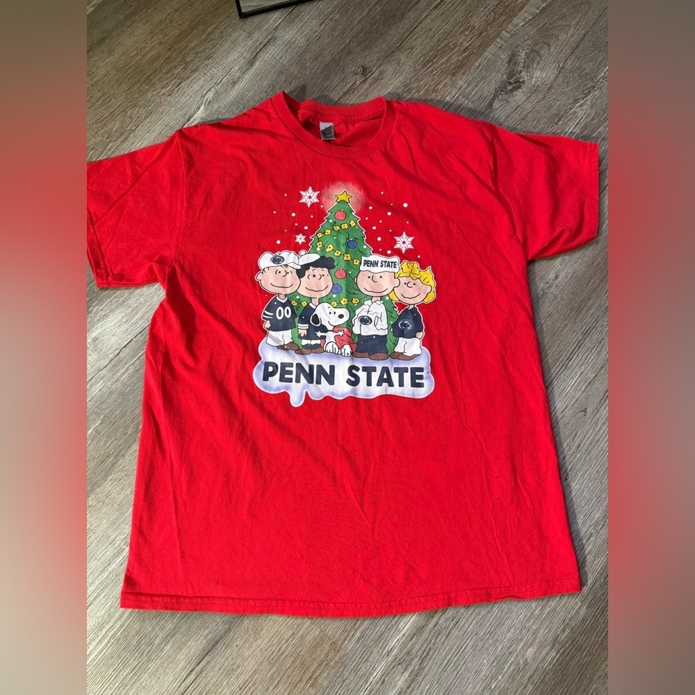 Penn State Peanuts Charlie Brown Christmas Festive Red Graphic T-Shirt Comfy